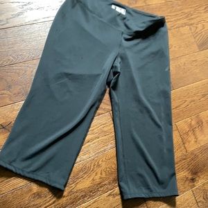 New Balance cropped wide leg workout pants L